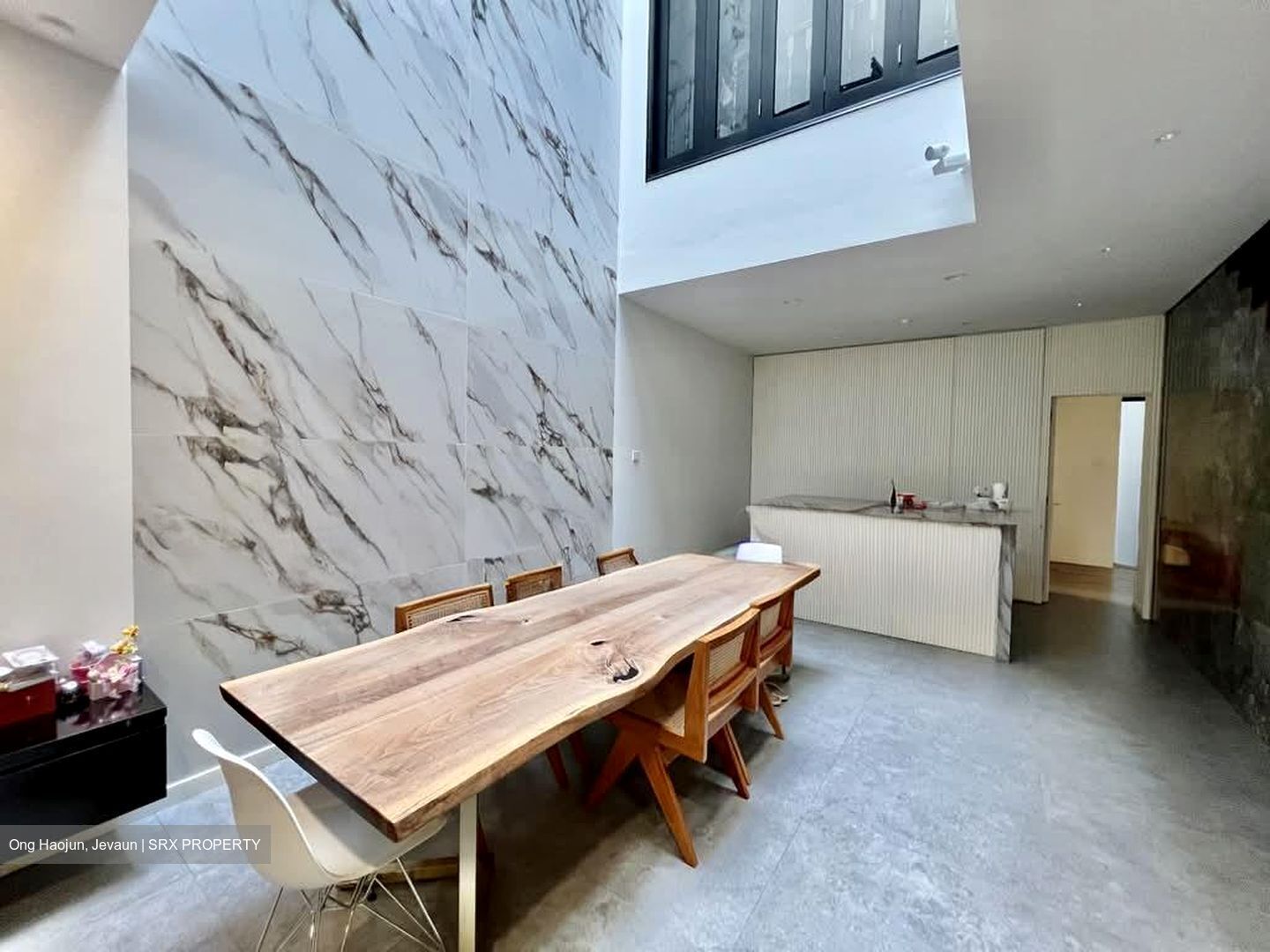 River Valley Road (D9), Terrace #565598331